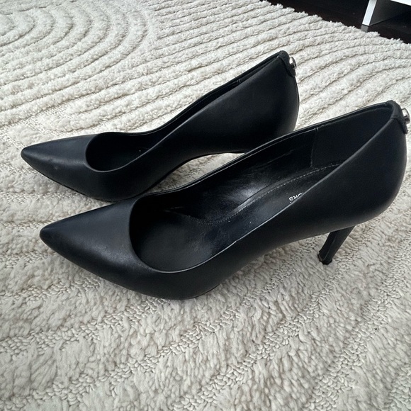 Michael Kors Pumps - Picture 2 of 2